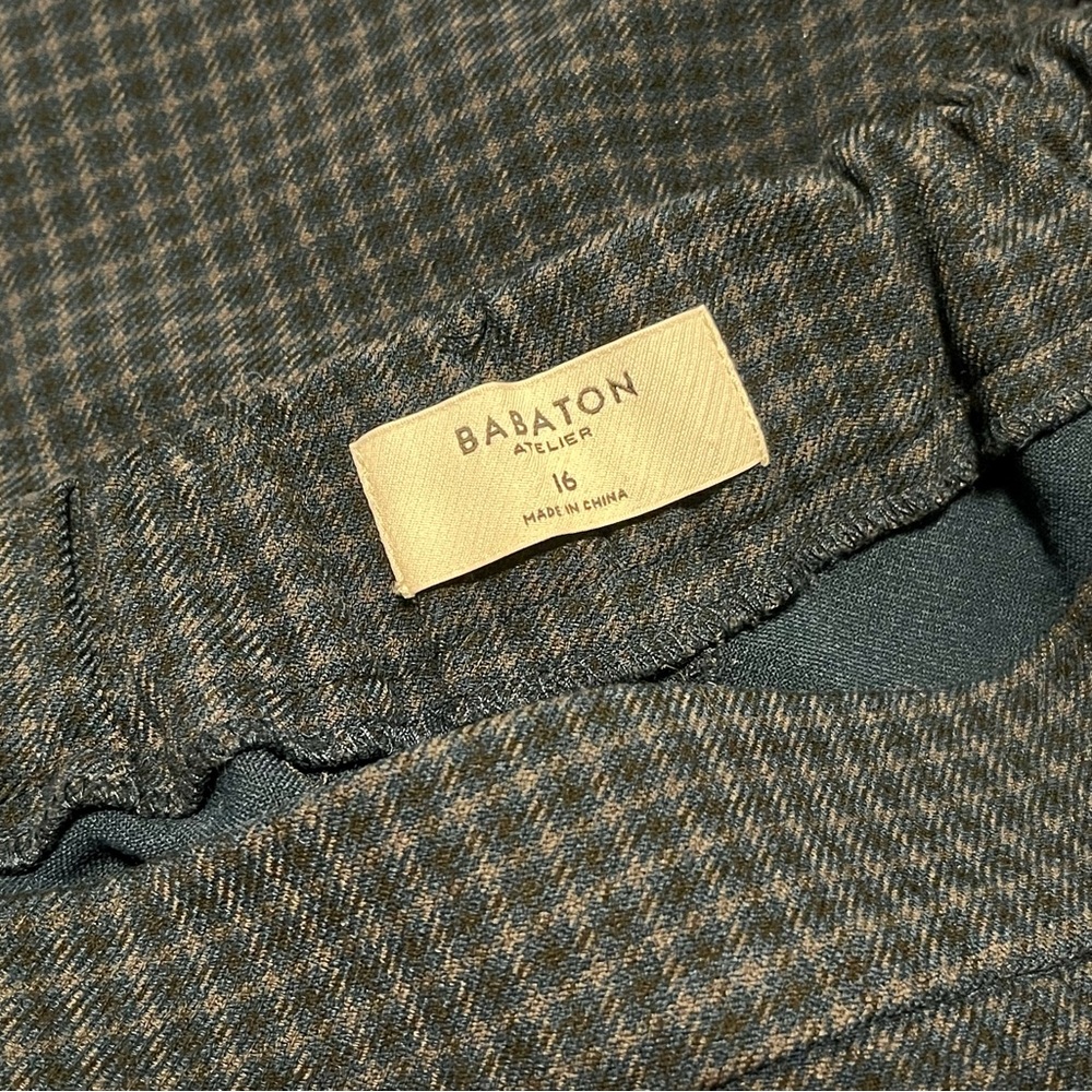 Babaton
Conan Cropped Pant - Lozano Herbage Grn/Blk - Picture 11 of 13